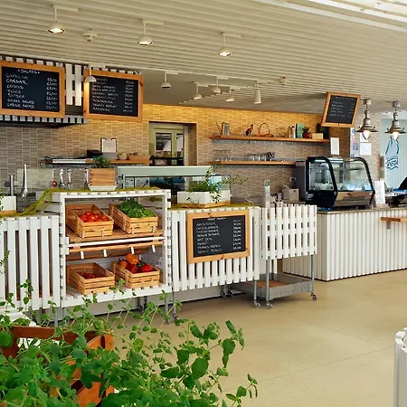 Bunculuka База отдыха 4*